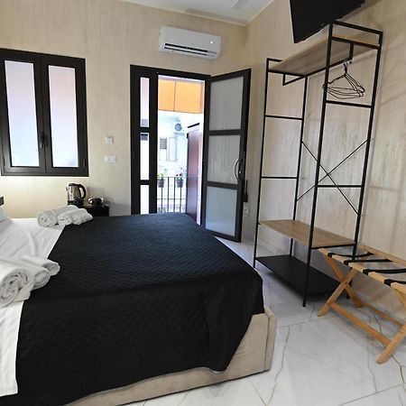 Le Camere Luxury Rooms Siracusa Syracuse ภายนอก รูปภาพ